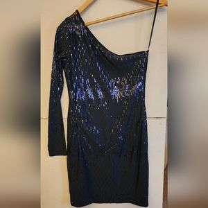 One shoulder sequins dress